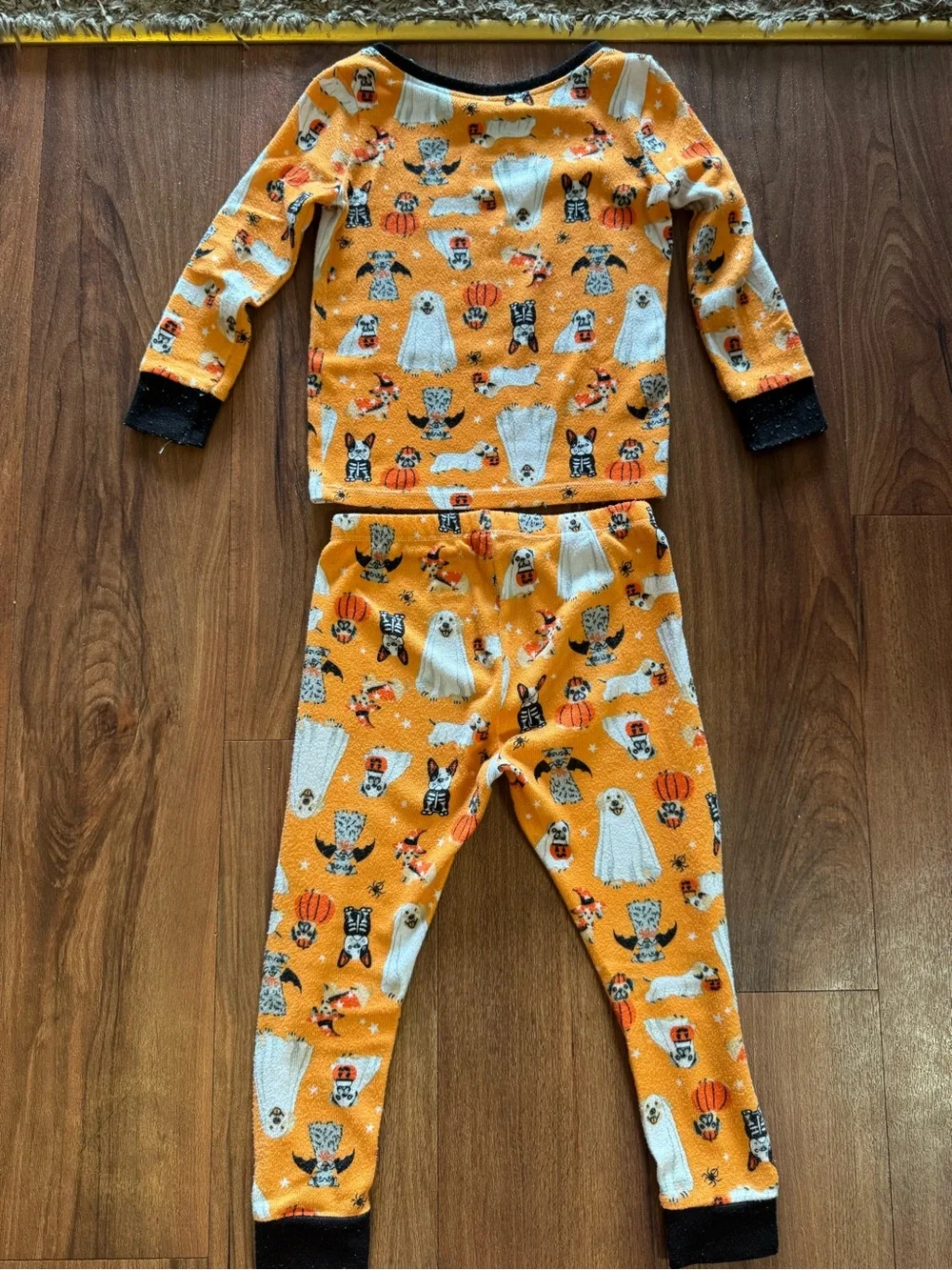 Halloween Ghosts & Cats Pajama Set Size 3T